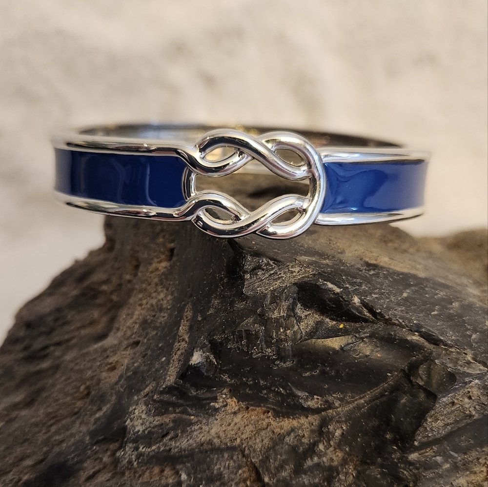 NWOT Lia Sophia "Knot It" Navy and Silver Bracelet